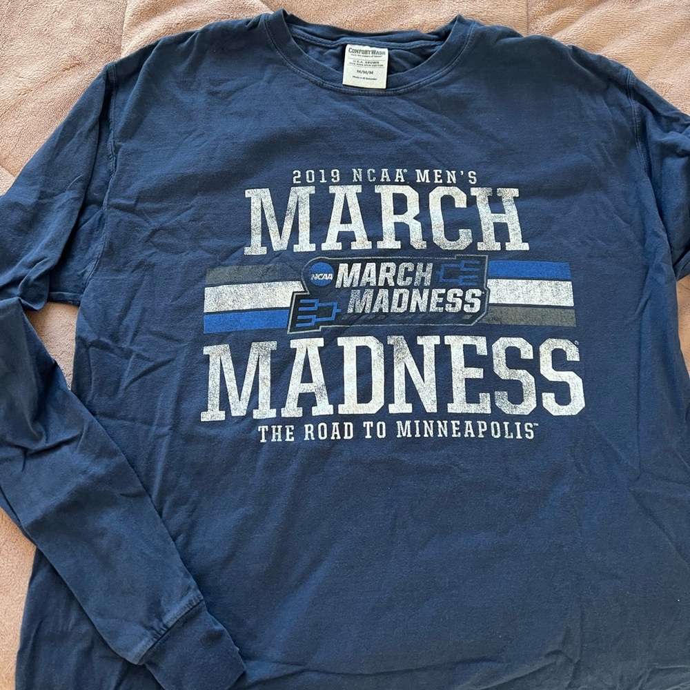 Medium Comfort Wash March Madness long-sleeve T-shirt